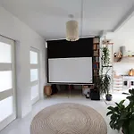 Urokliwy Azyl W Miescie: Komfort I Spokoj, Projektor I Hi-Fi, 6 Minut Kolejka Do Centrum.