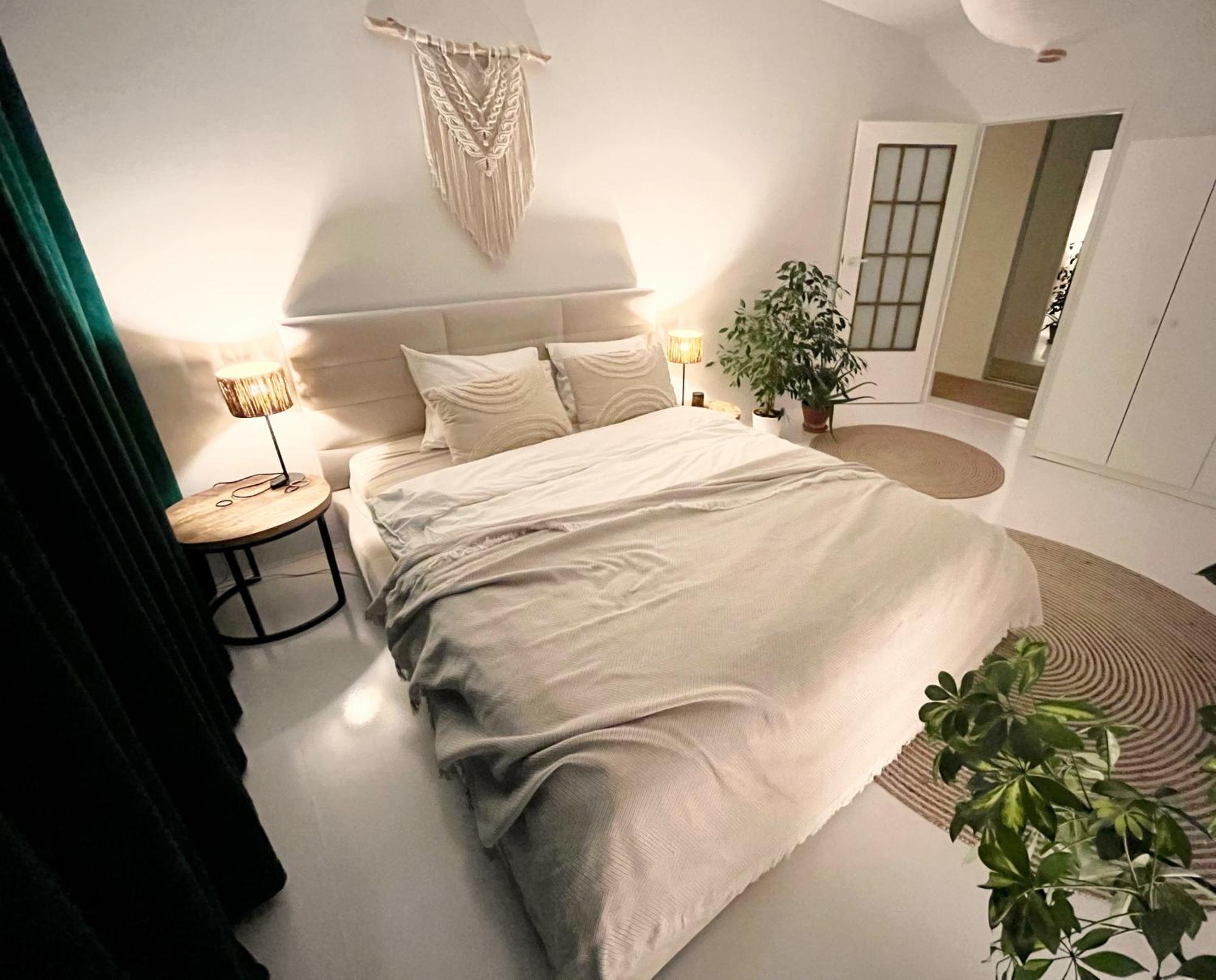Urokliwy Azyl W Miescie: Komfort I Spokoj, Projektor I Hi-fi, 6 Minut Kolejka Do Centrum. * Poznan