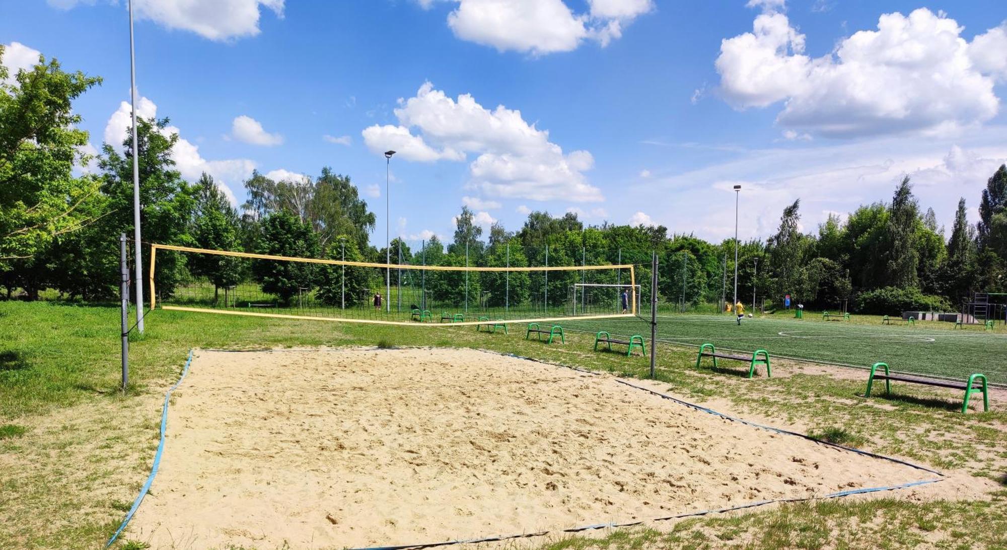 Apartment Urokliwy Azyl W Miescie: Komfort I Spokoj, Projektor I Hi-fi, 6 Minut Kolejka Do Centrum. Poznan