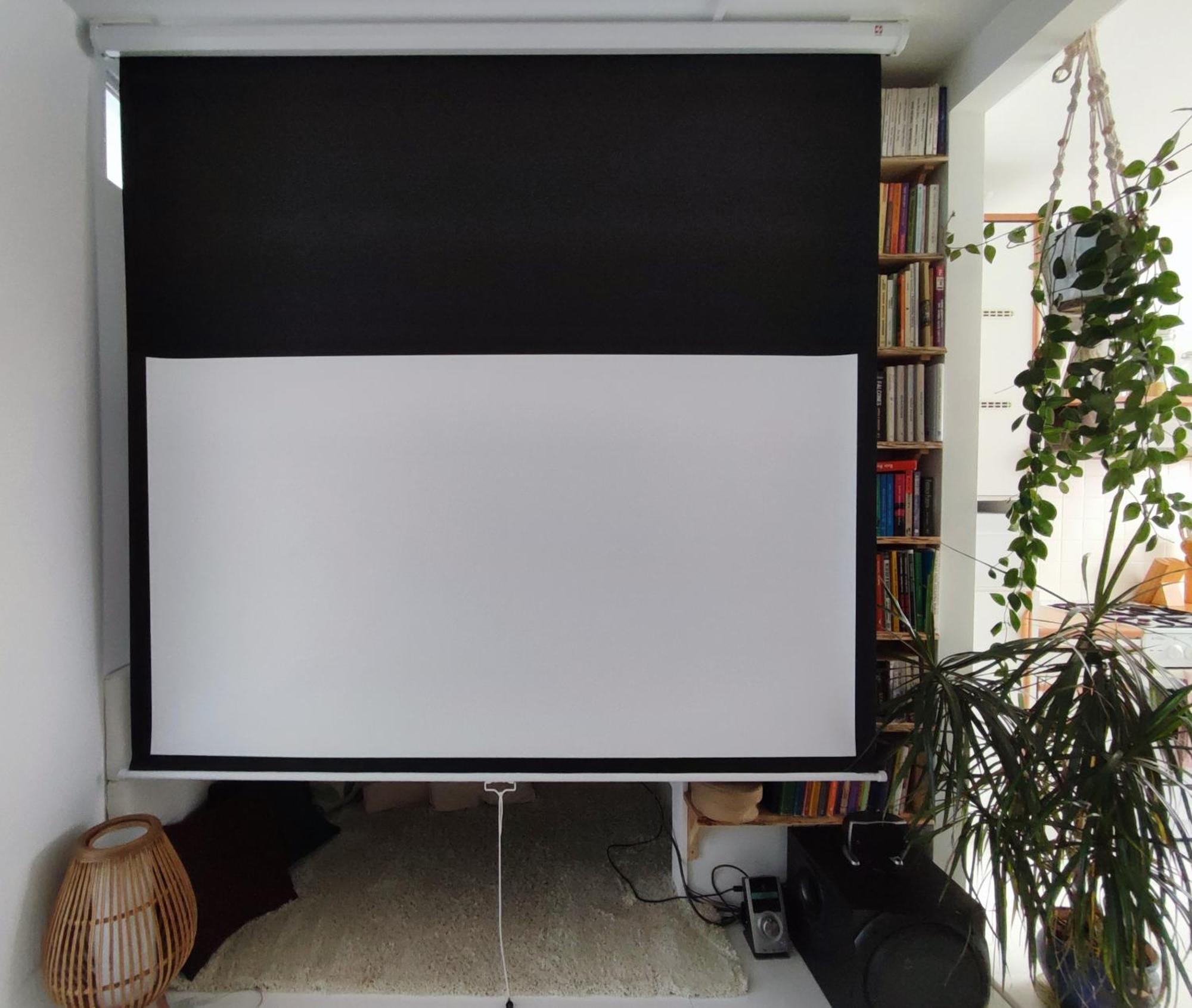 Apartment Urokliwy Azyl W Miescie: Komfort I Spokoj, Projektor I Hi-fi, 6 Minut Kolejka Do Centrum.