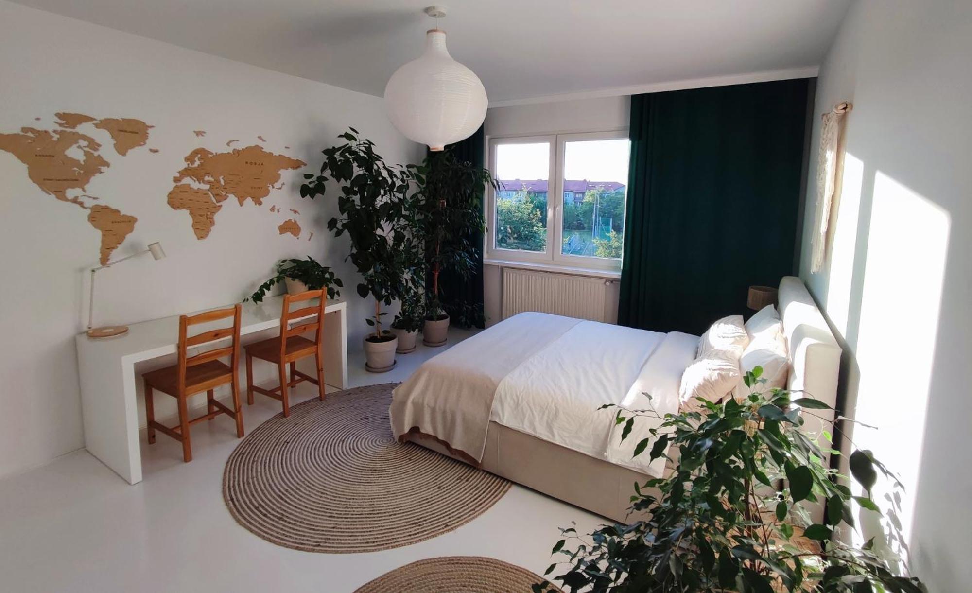 Apartment Urokliwy Azyl W Miescie: Komfort I Spokoj, Projektor I Hi-fi, 6 Minut Kolejka Do Centrum.